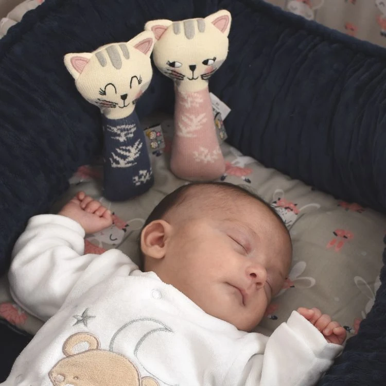 Le moins cher 😉 SEVIRA KIDS Hochet Tricoté En Coton Bio, Chaton SEVIRA KIDS 😍 8 Le moins cher 😉 SEVIRA KIDS Hochet Tricoté En Coton Bio, Chaton SEVIRA KIDS 😍 – Image 6